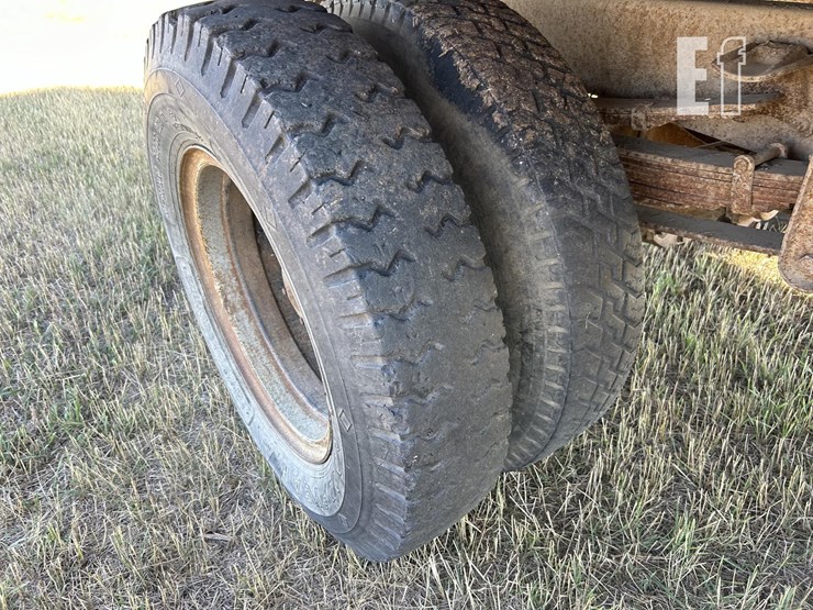 1970-gmc-5500-image-14