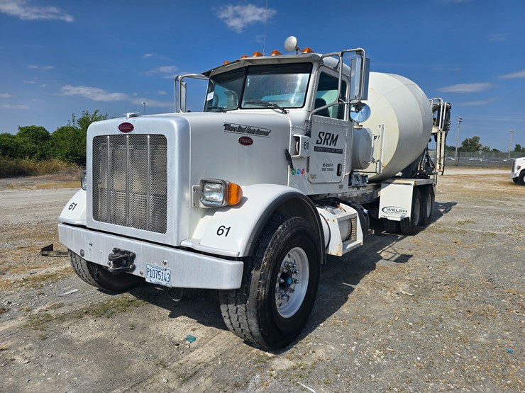 2014-peterbilt-365-image-1