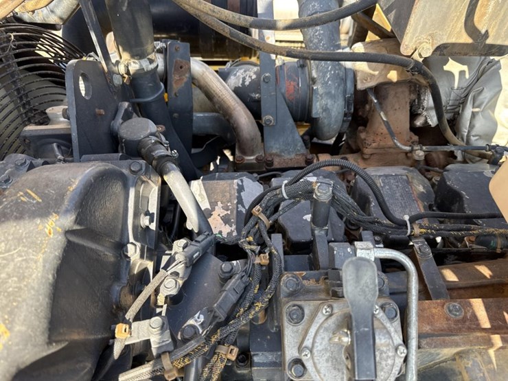 komatsu-hm400-2-image-17