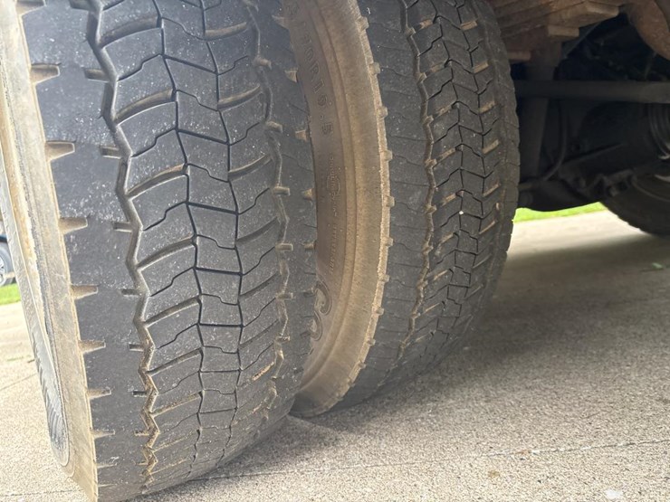 2012-ford-f550-image-36