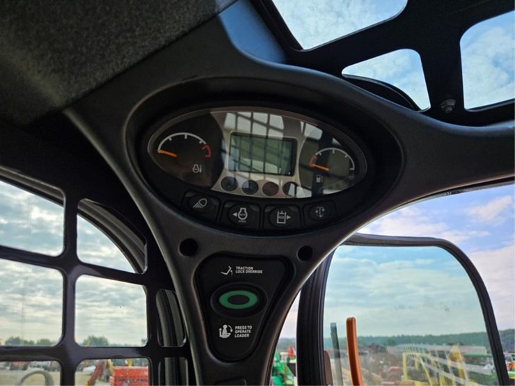 2019-bobcat-s590-image-22