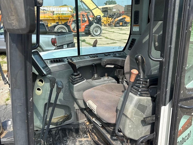 2017-bobcat-e85-image-18