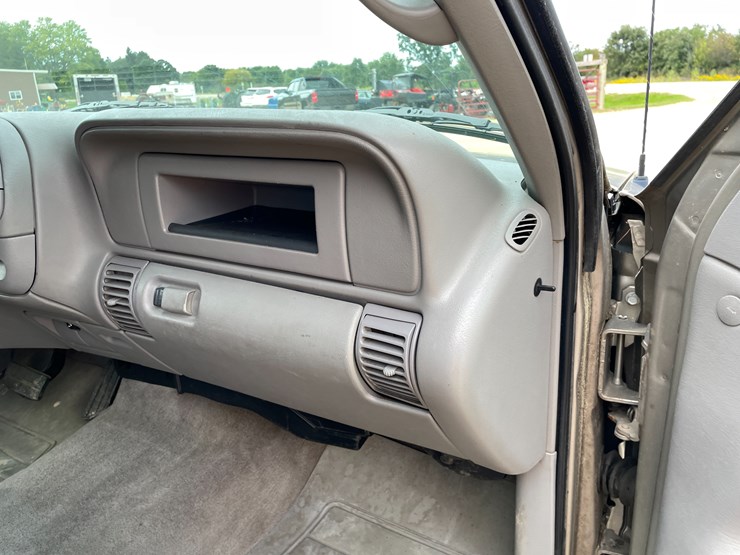 1999-gmc-2500-image-51