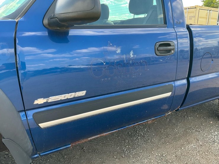 2004-chevrolet-k2500-image-28