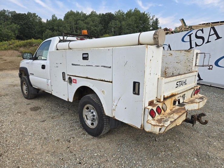 2006-chevrolet-2500hd-image-3