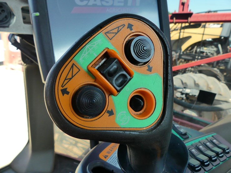 case-ih-patriot-3250-image-19