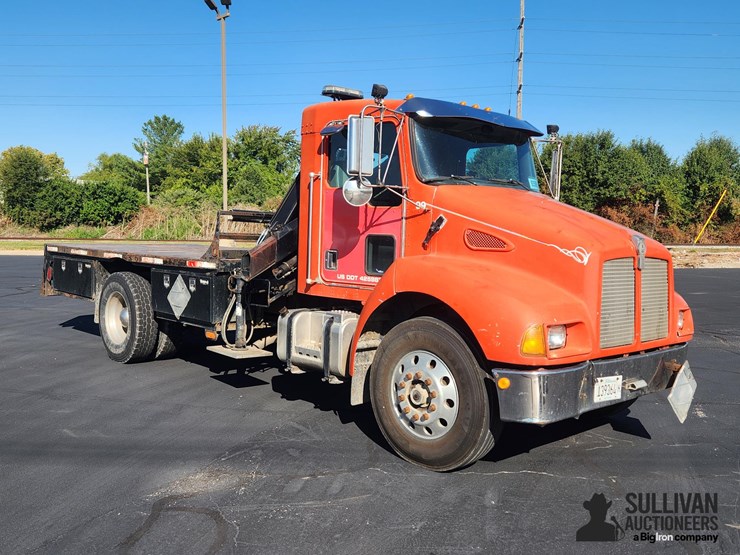 1996-kenworth-t300-image-3