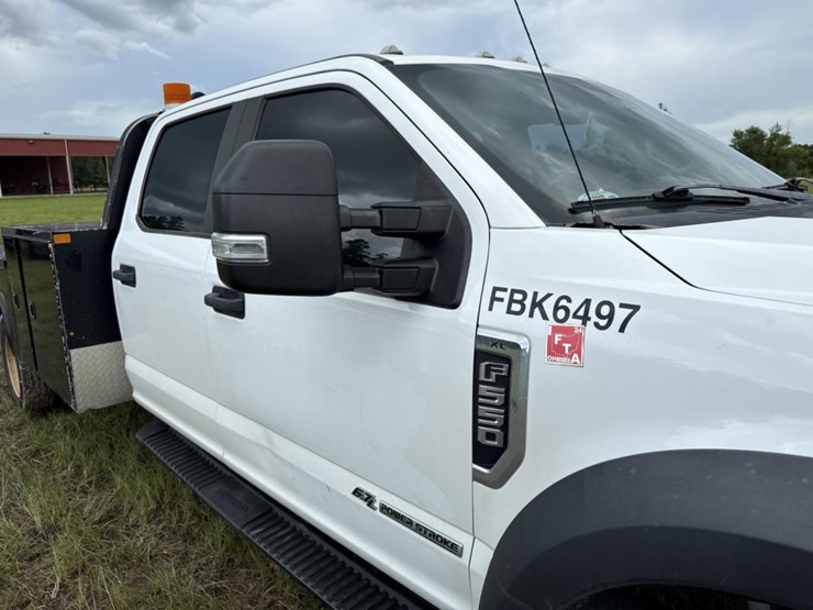 2020-ford-f550-image-31