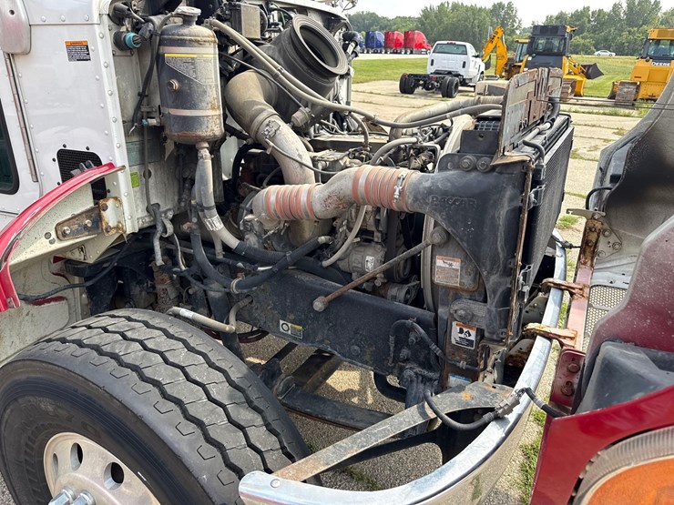 2014-peterbilt-337-image-20