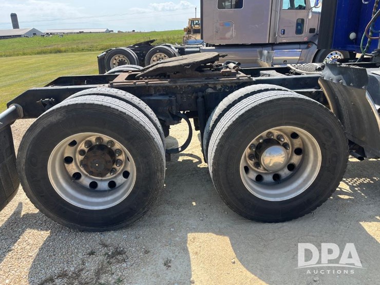 2013-kenworth-t660-image-37