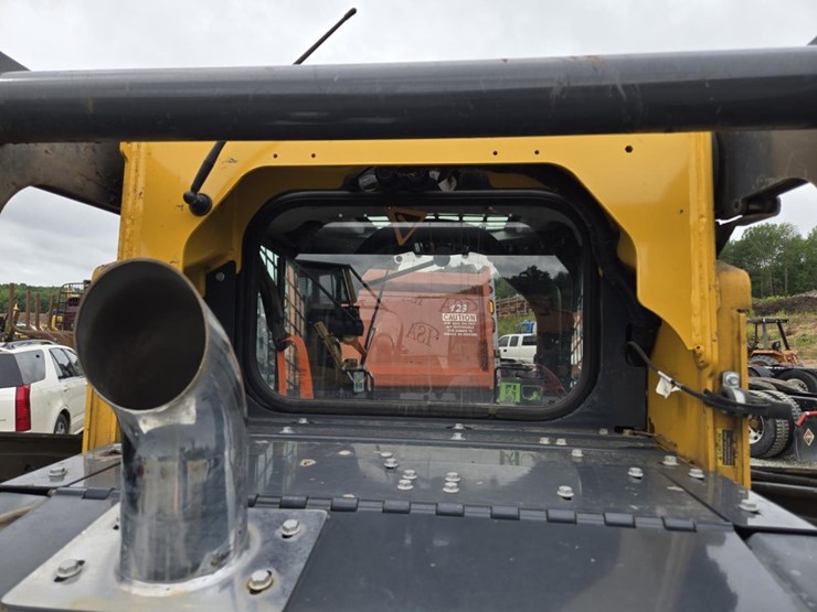 2022-deere-333g-image-33