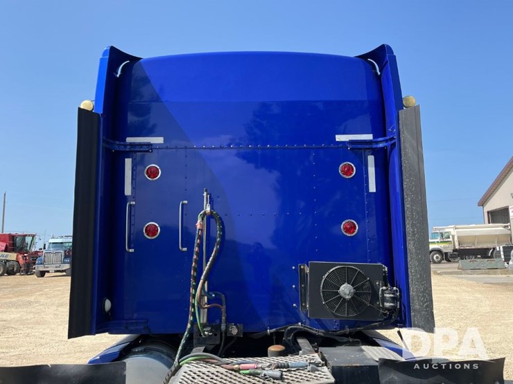 2013-kenworth-t660-image-45