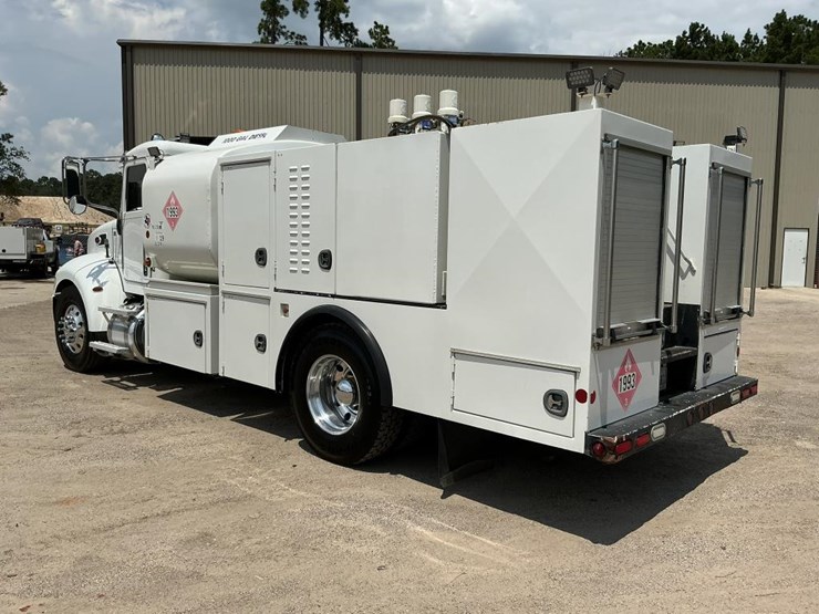 2020-peterbilt-337-image-7