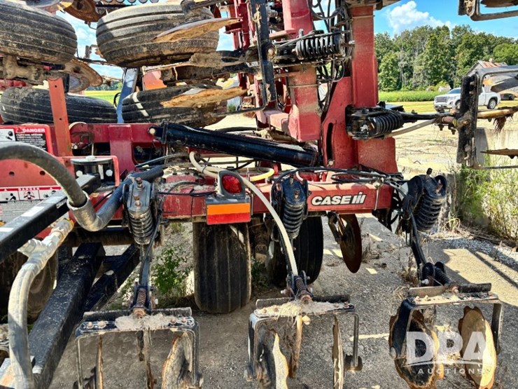 2011-case-ih-24-image-41
