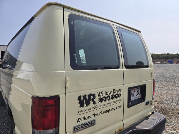 2008-ford-e250-image-23