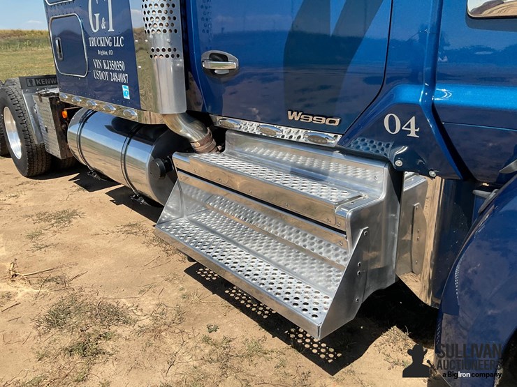 2019-kenworth-w990-image-17