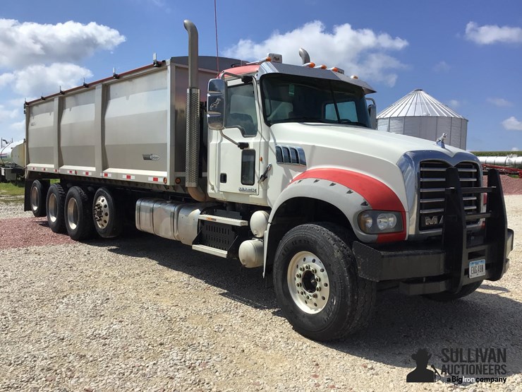 2012-mack-granite-gu713-image-3