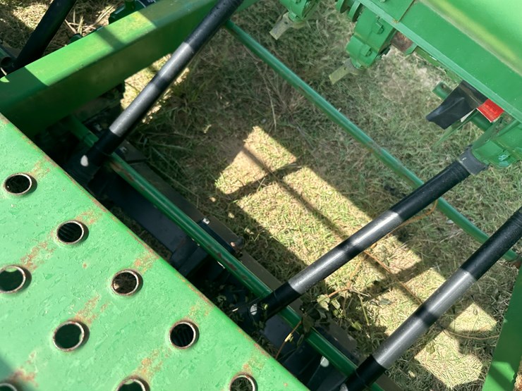 john-deere-750-image-46