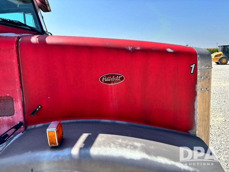 1993-peterbilt-377-image-57