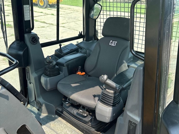 2022-caterpillar-d3-image-21