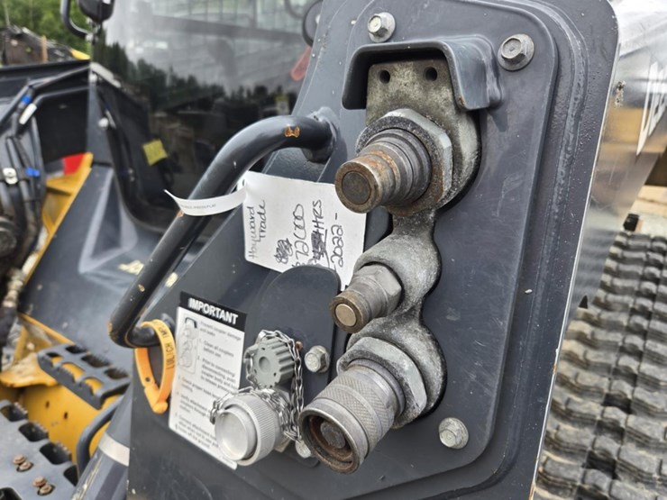 2022-deere-333g-image-22