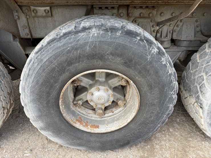 #1553-•-1991-oshkosh-mixer-truck-image-66