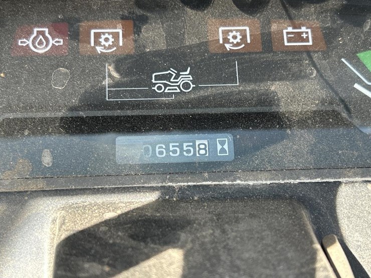 john-deere-425-image-33