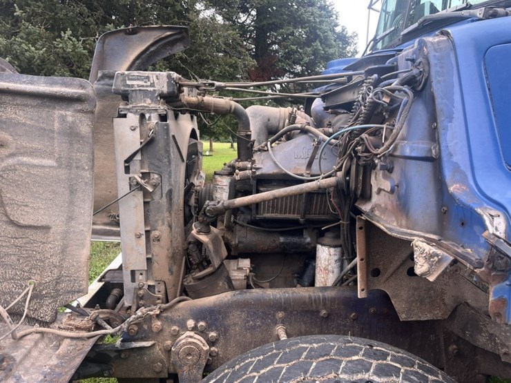 1986-mack-dm686s-image-13