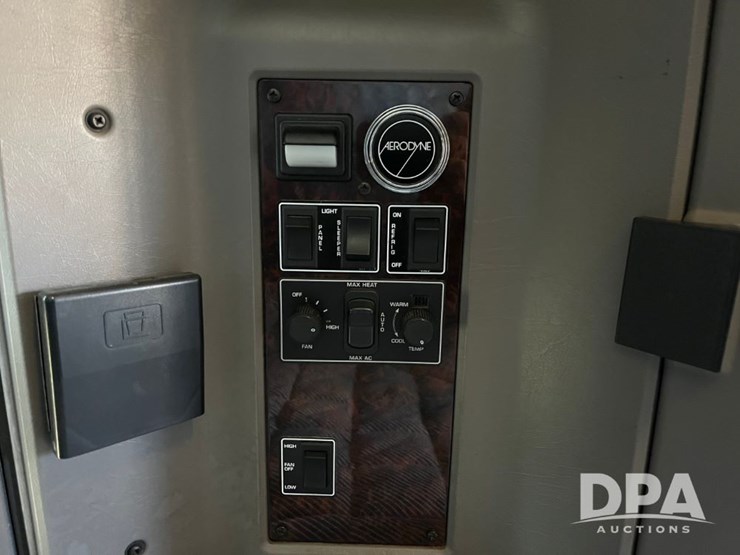 2013-kenworth-t660-image-87