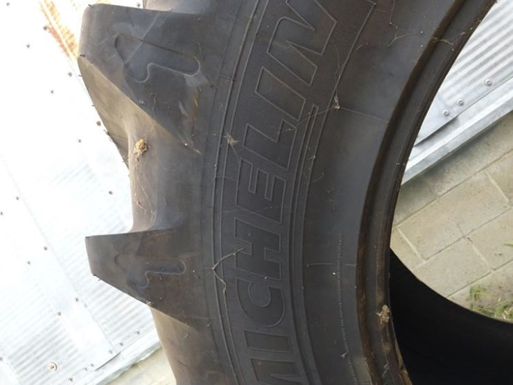 michelin-flotation-tire-(pz13894)-image-15