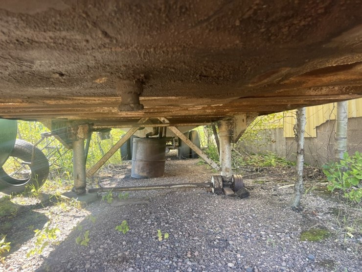 #1609-•-40’-enclosed-fuel-trailer-image-9