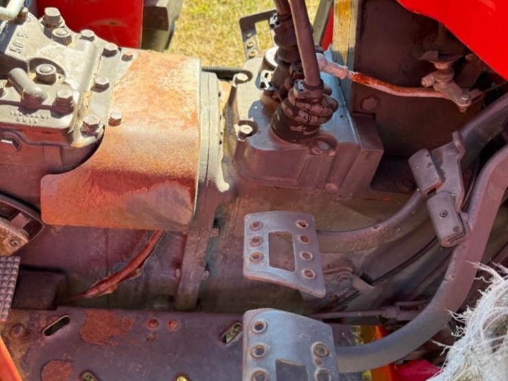 massey-ferguson-253-image-12