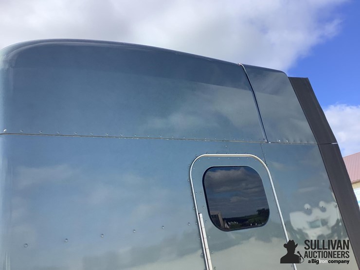 2015-peterbilt-579-image-13