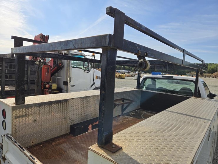 2006-ford-f550-image-29