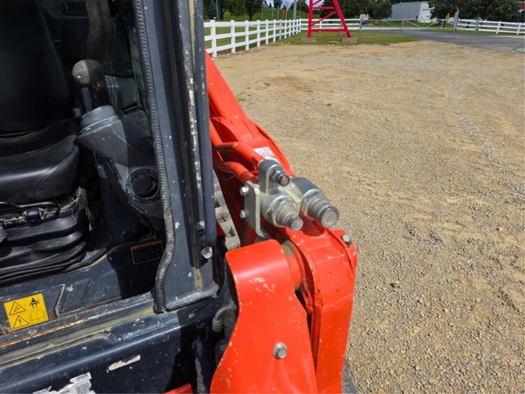 kubota-svl75-2-image-11
