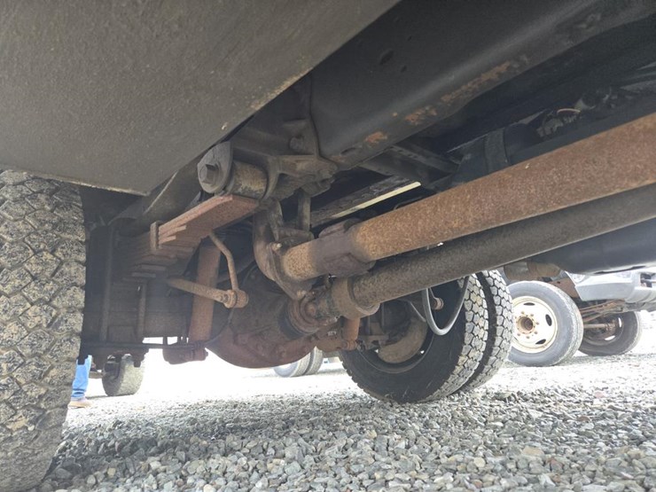 2011-ford-f550-image-41