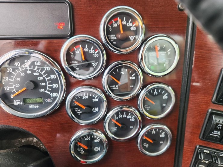 2019-western-star-4900sf-image-65