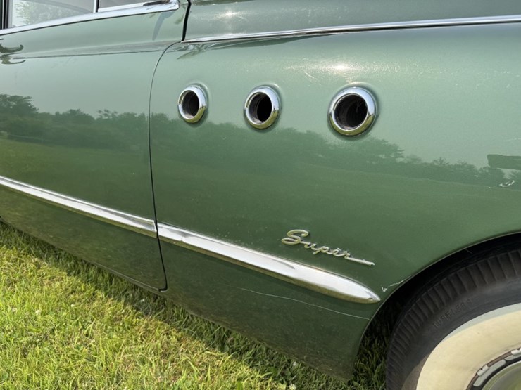 #1062-•-1949-buick-series-50-super-sedan-image-22