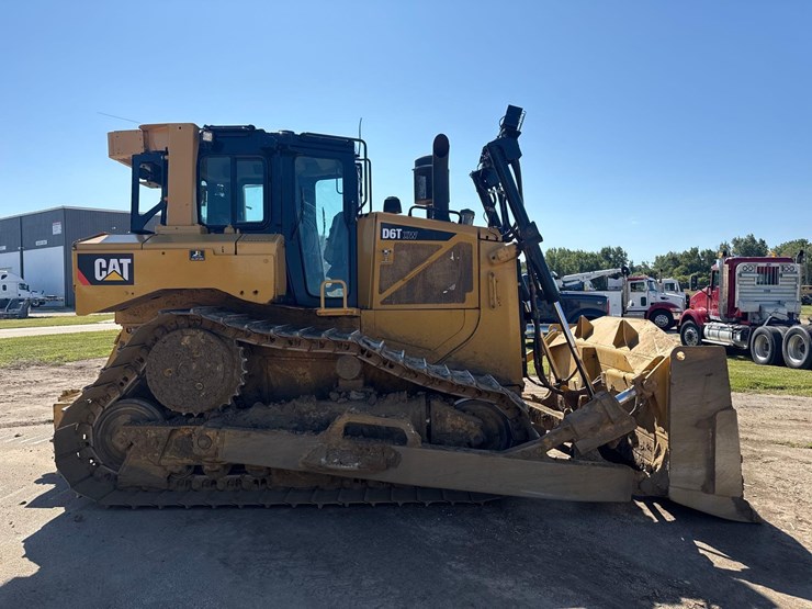 caterpillar-d6t-xw-image-6