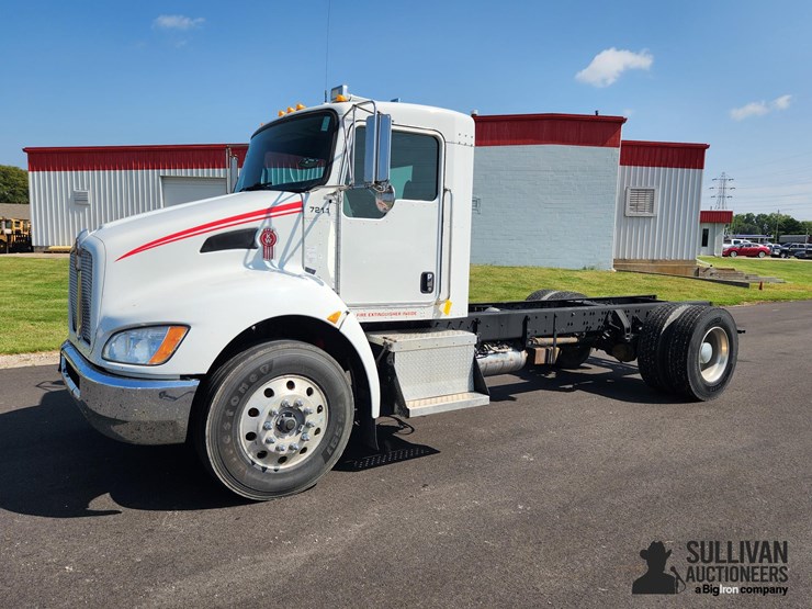 2014-kenworth-t270-image-1