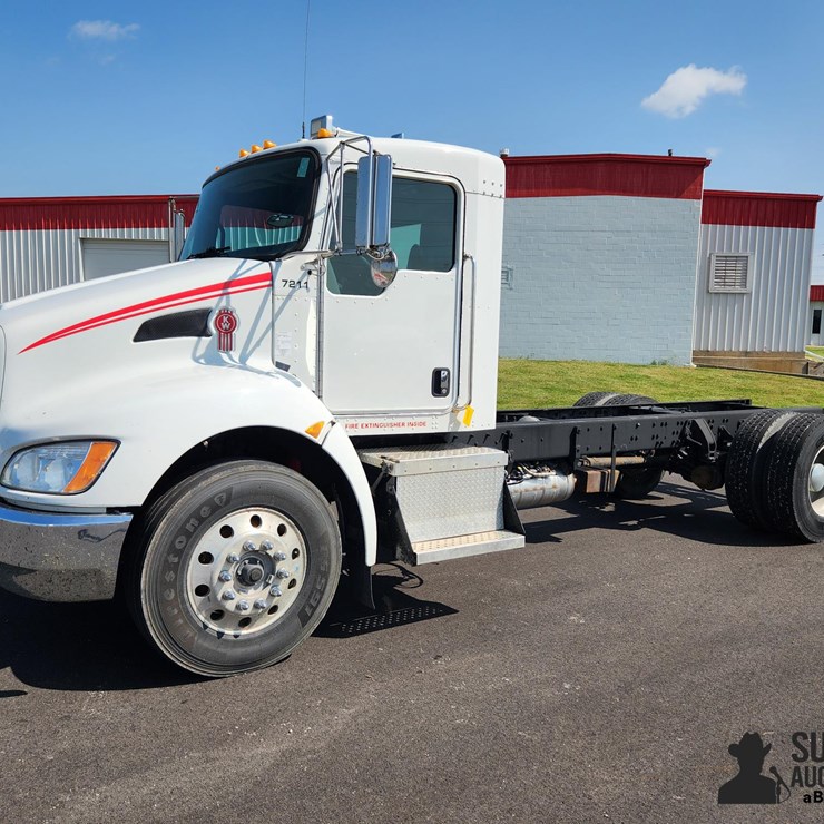 2014 KENWORTH T270