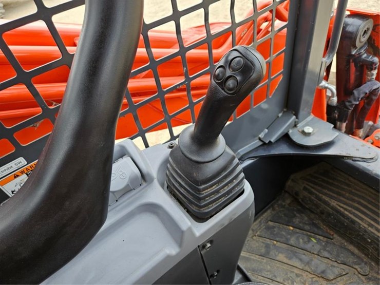 kubota-svl75-2-image-22