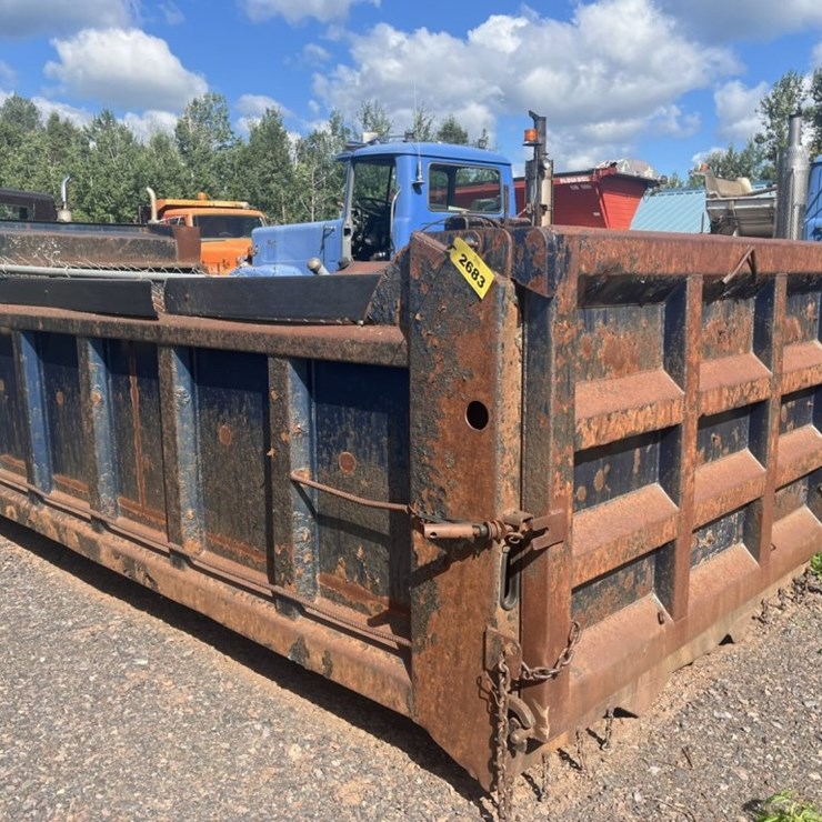 #2683 • 17’ Dump Box