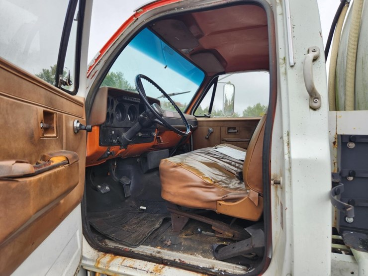 #1647-•-1976-gmc-fuel-truck-image-54