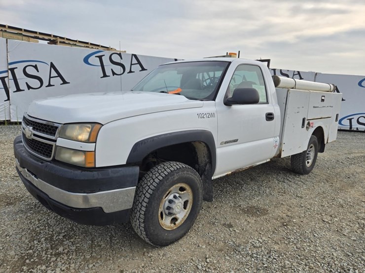 2006-chevrolet-2500hd-image-1