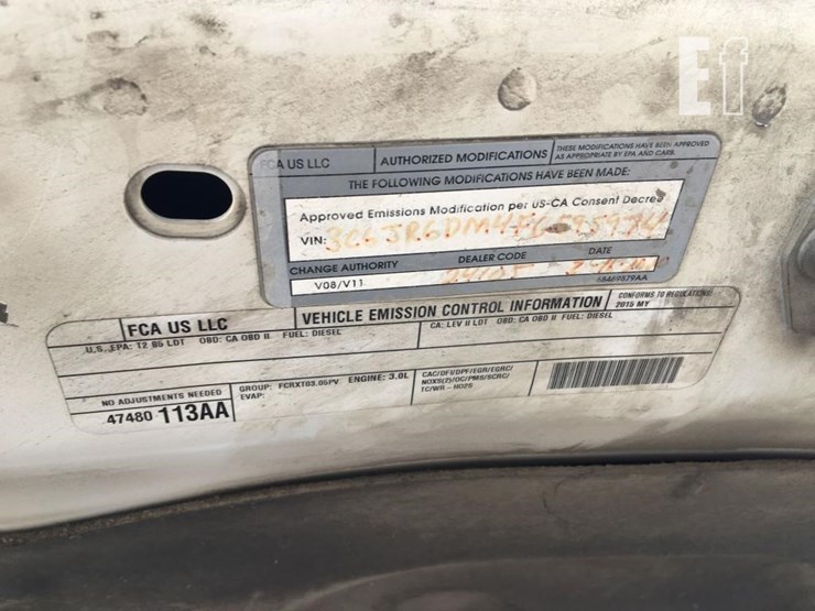 2015-ram-1500-image-11