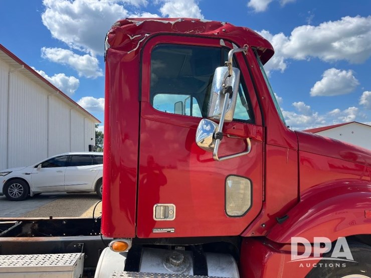 2007-freightliner-columbia-truck-(jn2954,-unit-2158)-image-30