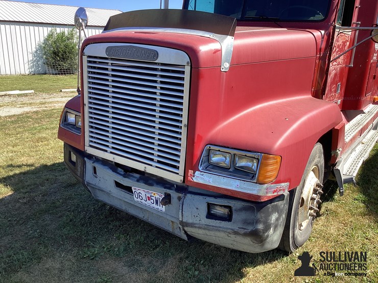1997-freightliner-fld120-image-14