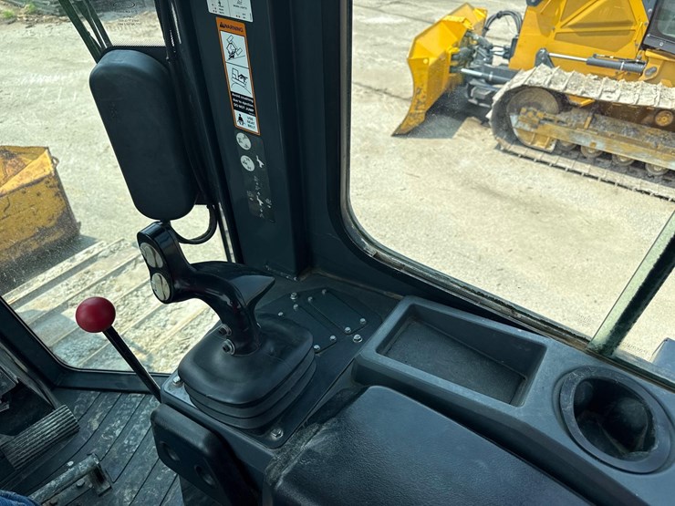 2021-deere-550k-lgp-image-22