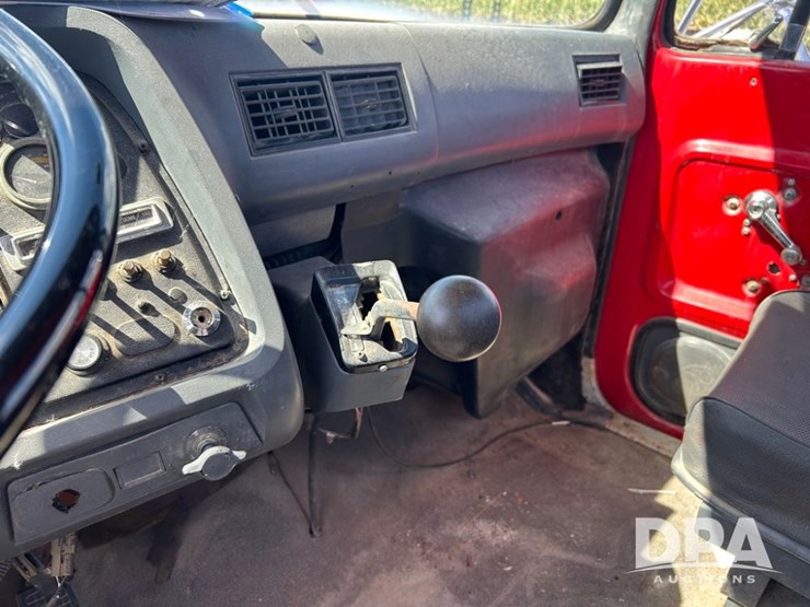 1992-ford-l8000-image-19